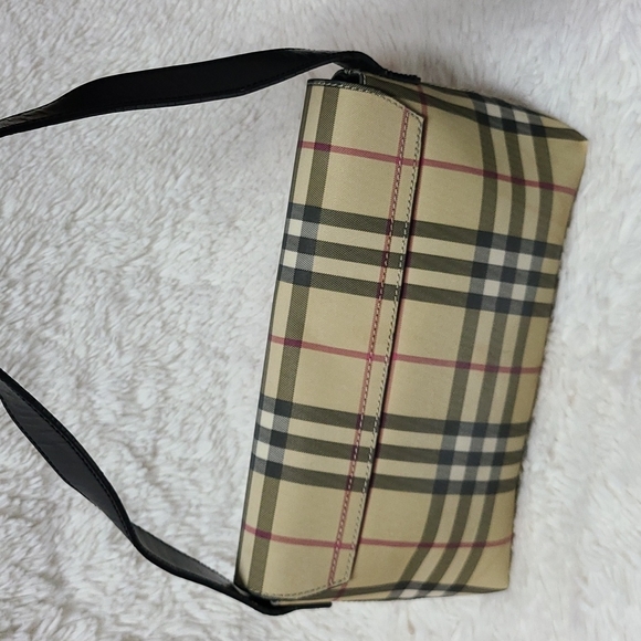 FINAL Sale.…….💯 Authentic Burberry Shoulder Bag - Picture 6 of 14